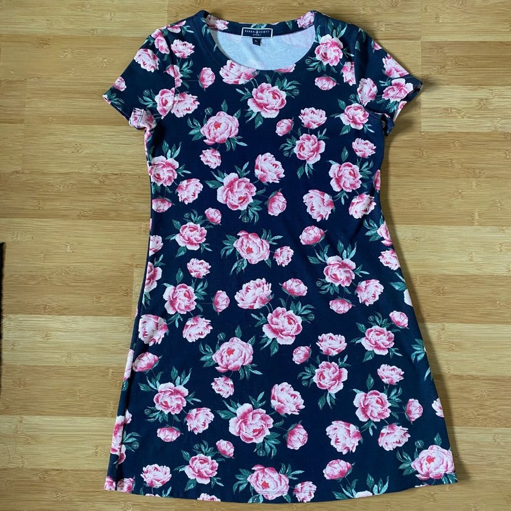 Karen Scott Casual Floral Dress. Navy blue background with pinkish, red roses.